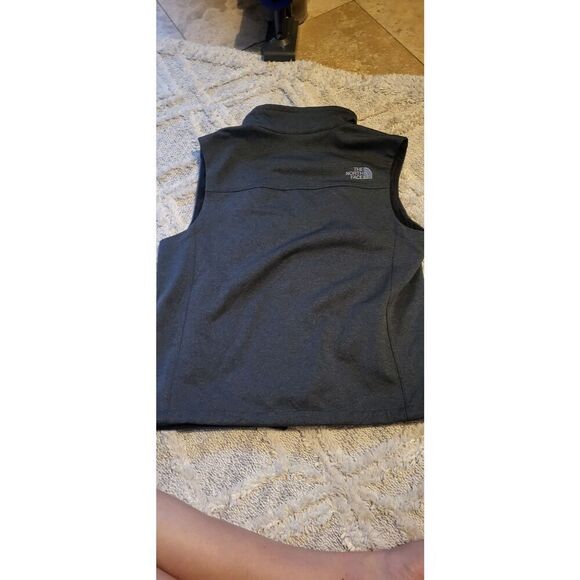 New With Tags The North Face Vest Sz M - Picture 3 of 6